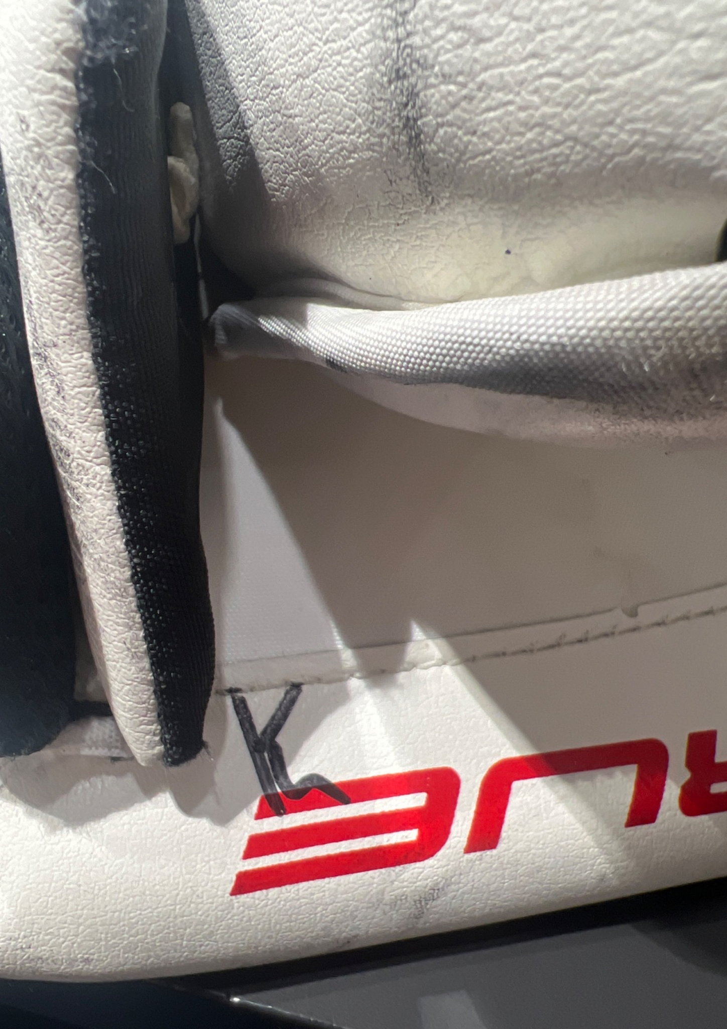 Pelicans Pro Return, TRUE Catalyst PX3 (Lindbom), SR, käytetty maalivahdin kilpi - Image 2